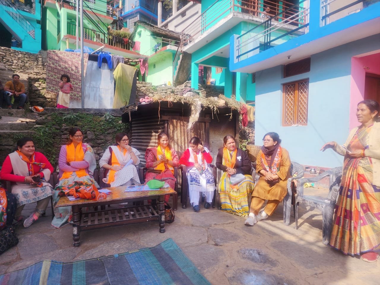 भाजपा प्रत्याशी आशा नौटियाल को मिल रहा है अपार जन समर्थन