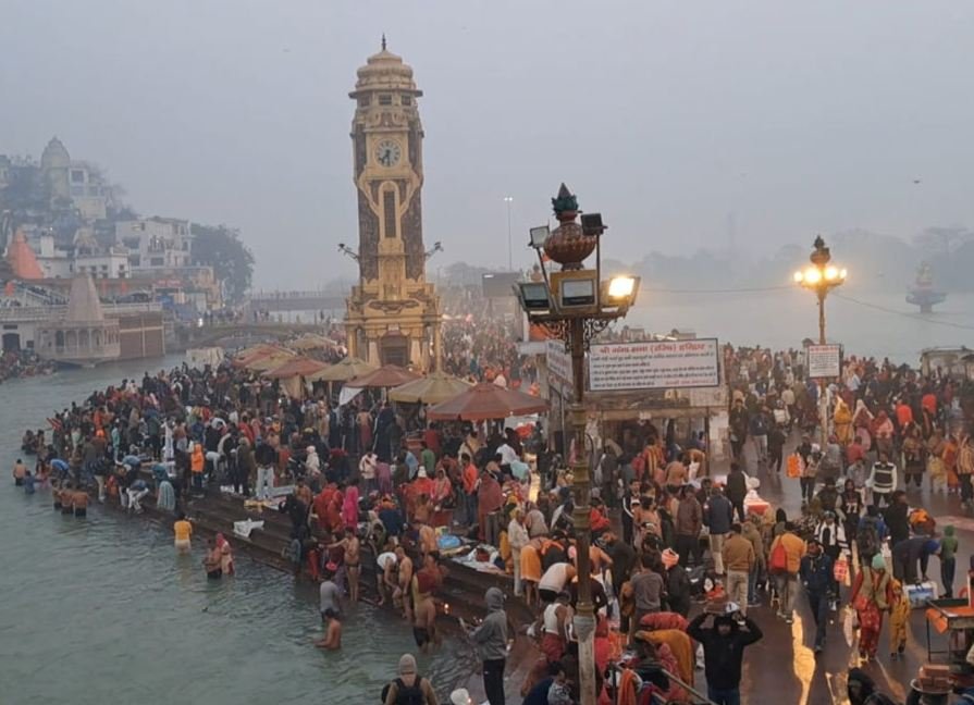 मौनी अमावस्या में हरिद्वार में भारी संख्‍या श्रद्धालु स्‍नान के लिए पहुंचे,भारी वाहनों का प्रवेश प्रतिबंधित