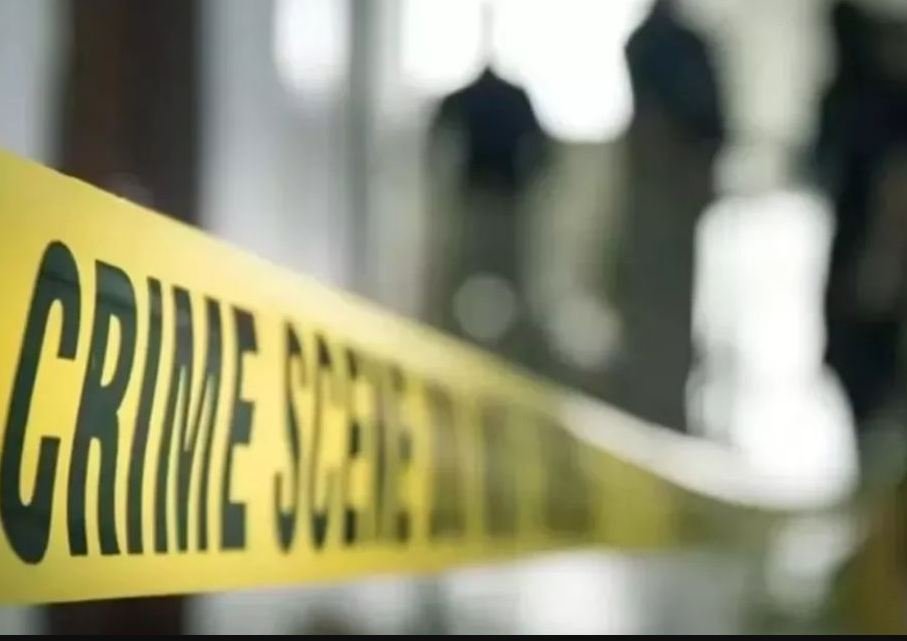 बुरी आदतों पर बेटे को डांटते थे पिता,बेटे ने सोते समय जिंदा जलाकर मार डाला