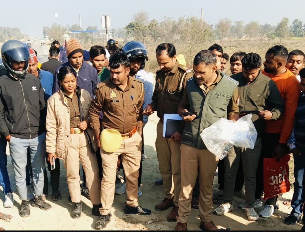 गोरखपुर में युवती की गयी निर्मम हत्या, घटनास्थल पर मिले हड्डी के टुकड़े,पुलिस की चार टीम जांच में जुटी